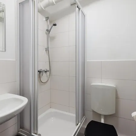 Apartment Gluck Auf Monteurswohnungen Schederhofstrasse Essen